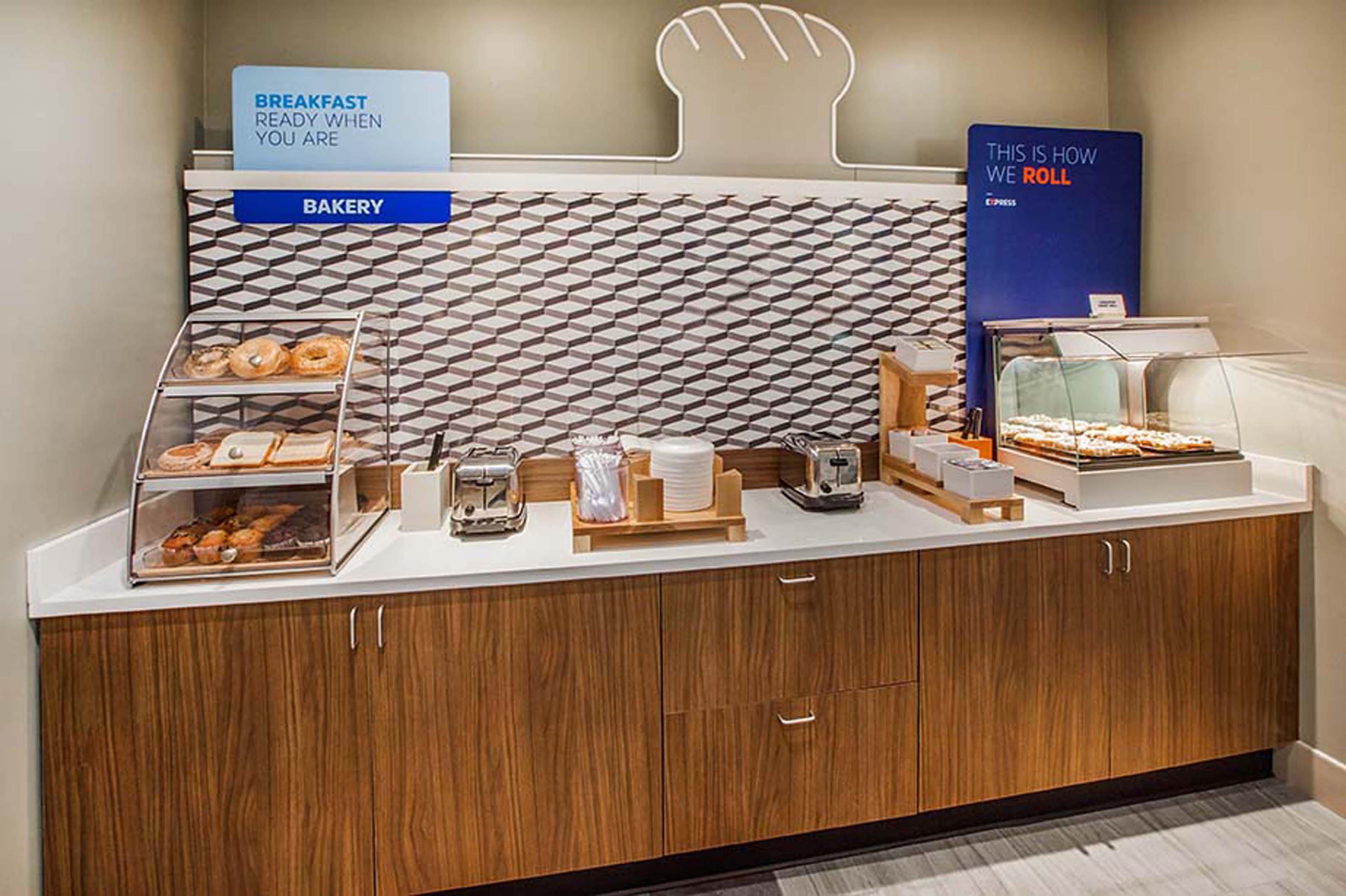 Holiday Inn Express Hotel & Suites Glasgow By Ihg Экстерьер фото