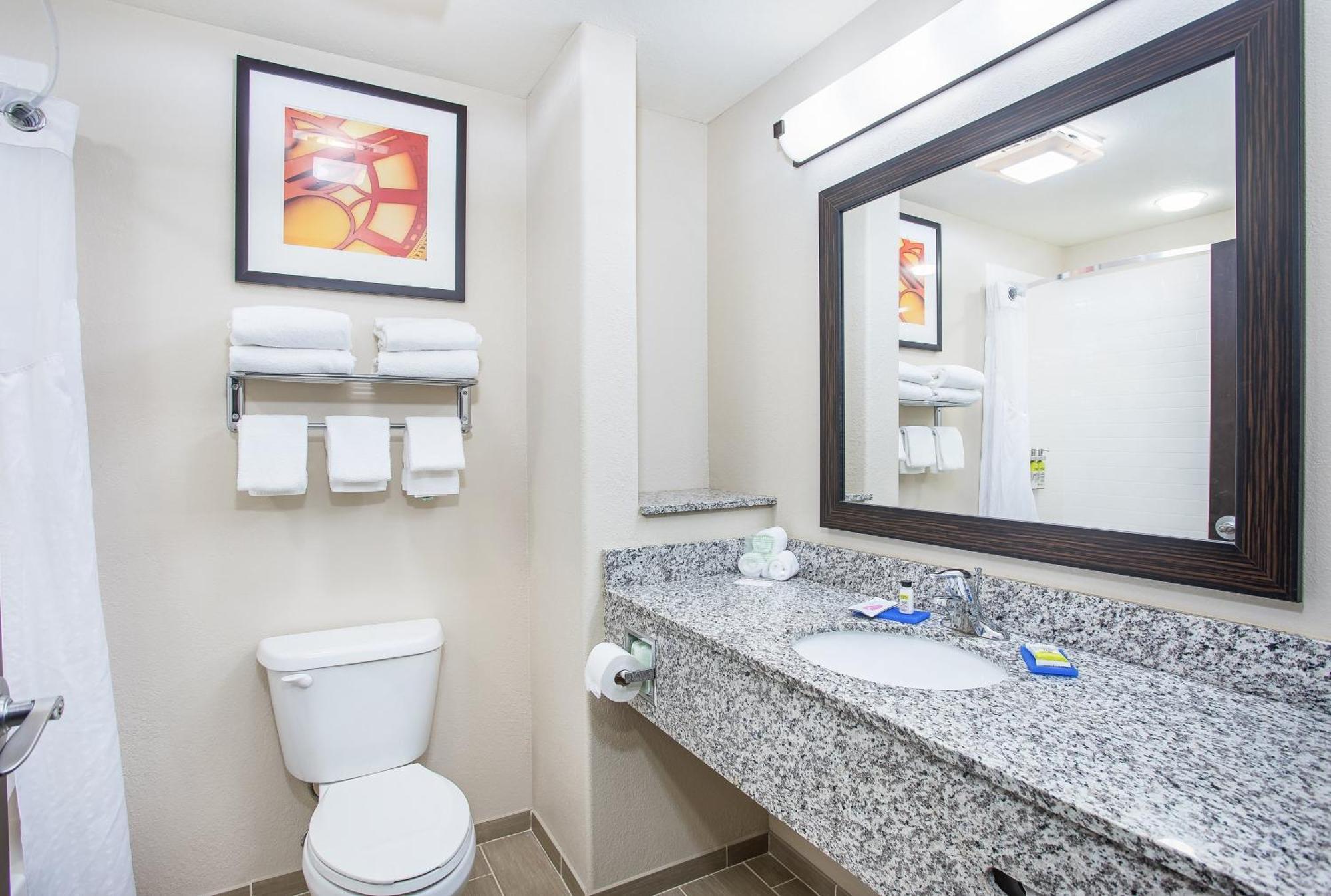 Holiday Inn Express Hotel & Suites Glasgow By Ihg Экстерьер фото