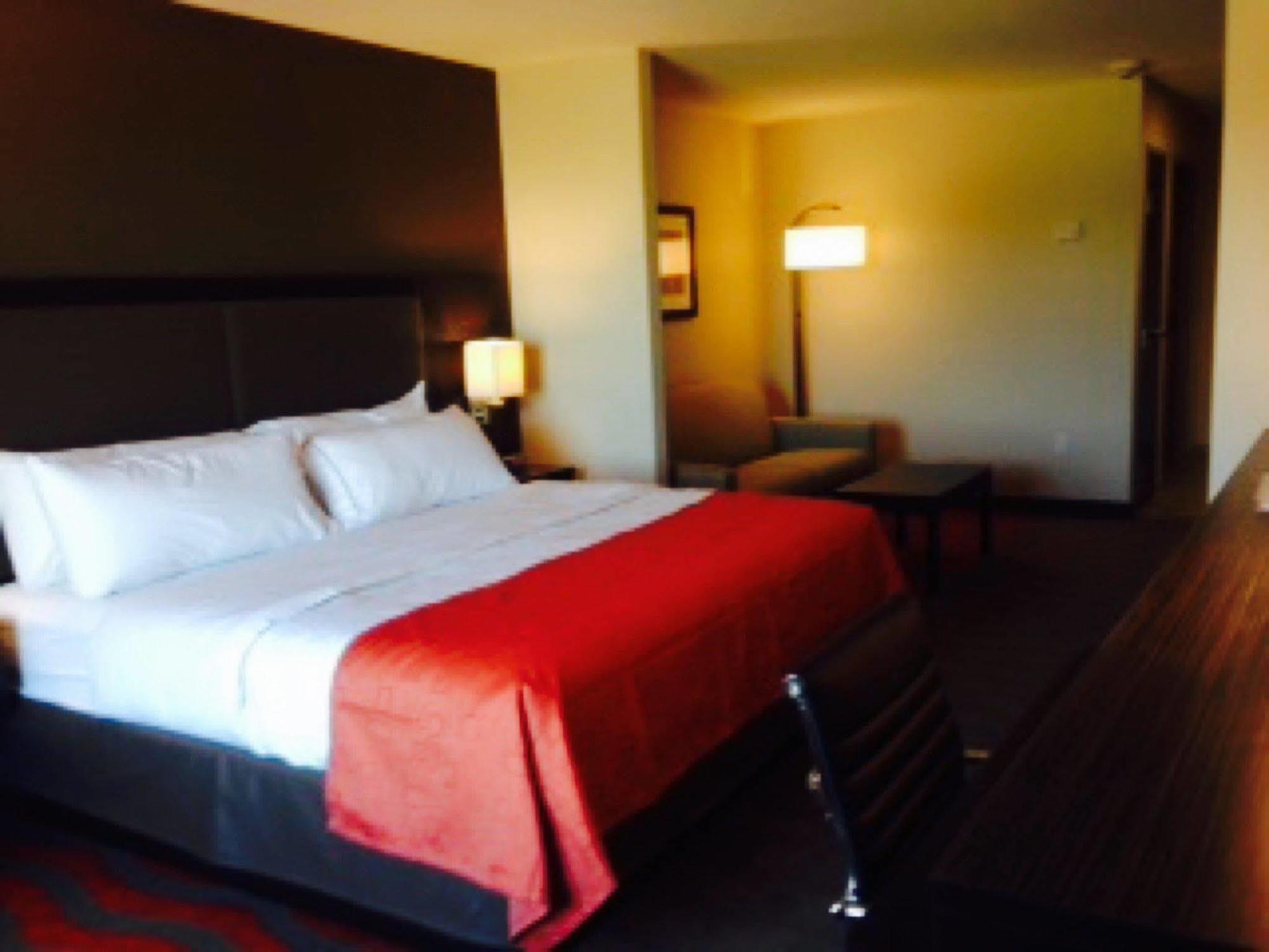 Holiday Inn Express Hotel & Suites Glasgow By Ihg Экстерьер фото