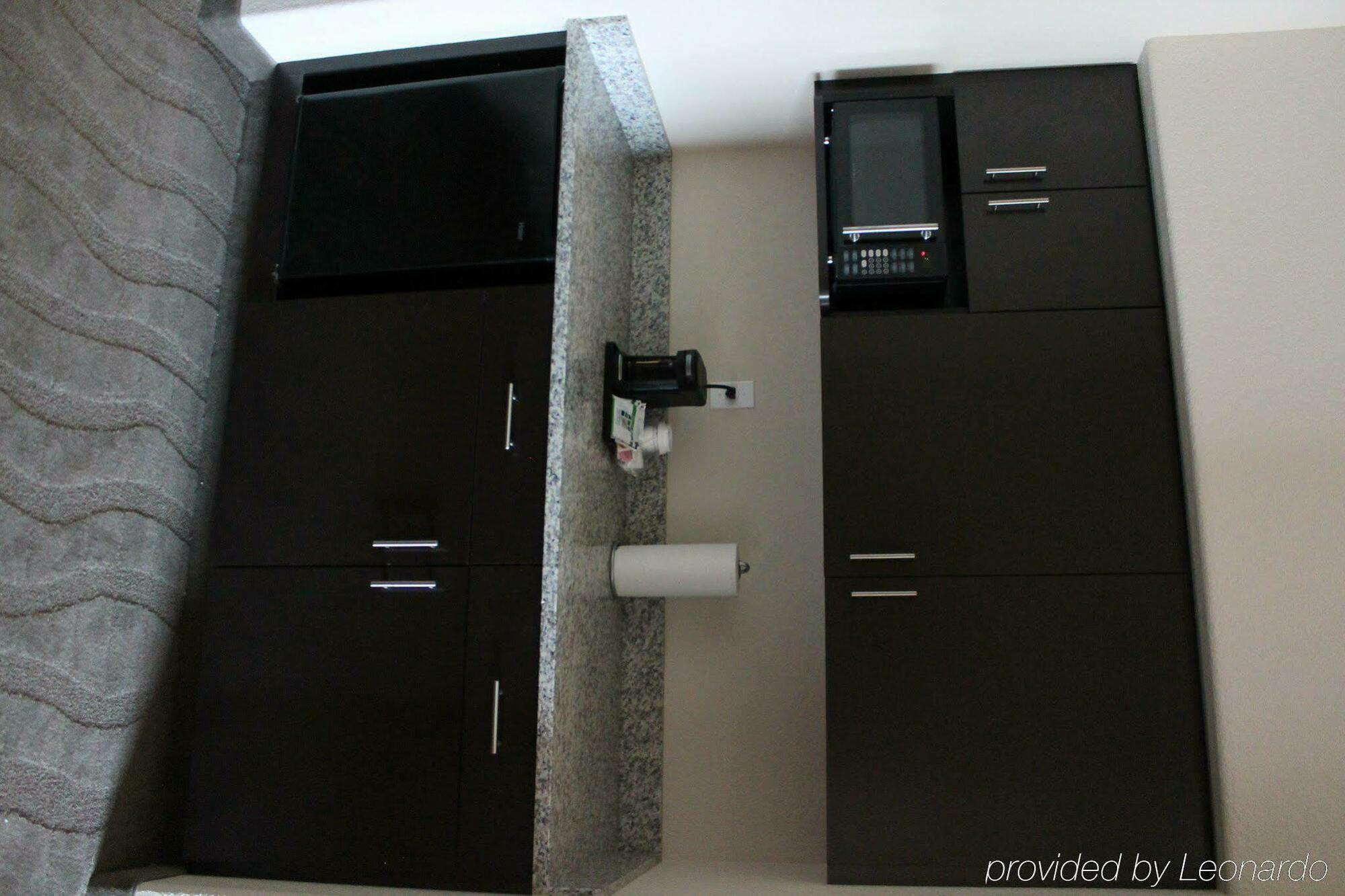Holiday Inn Express Hotel & Suites Glasgow By Ihg Экстерьер фото